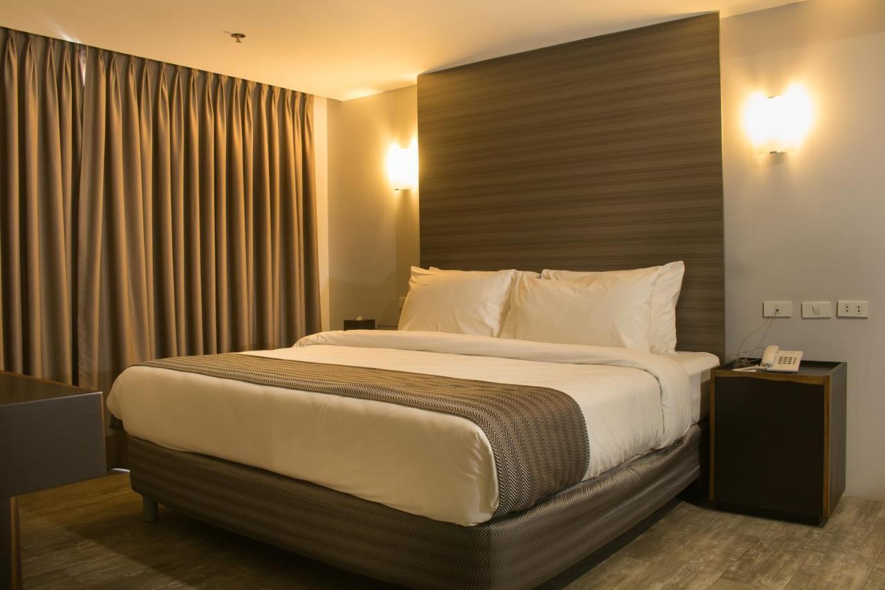 1A Express Hotel Cagayan de Oro Buitenkant foto