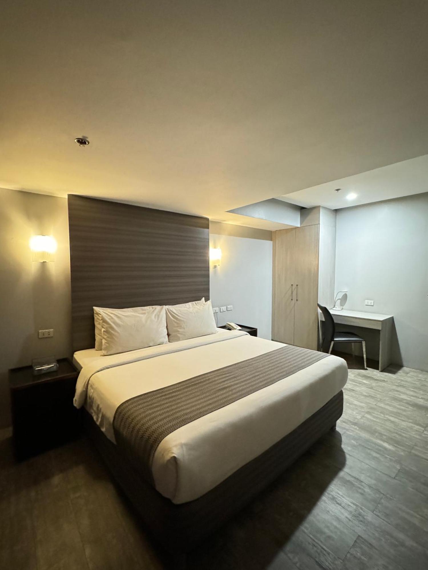 1A Express Hotel Cagayan de Oro Buitenkant foto