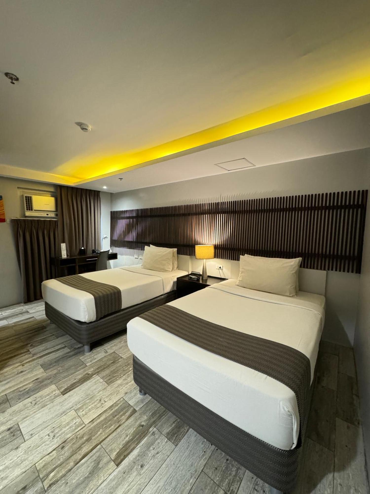 1A Express Hotel Cagayan de Oro Buitenkant foto